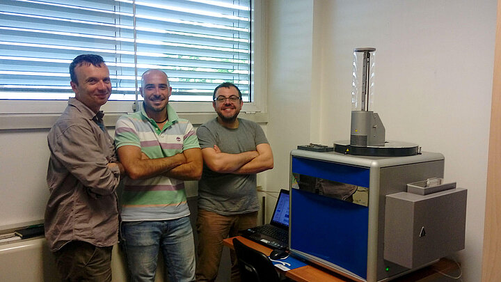 Il Prof. Bianchini, il Dott. Natali e il Dott. Pasquale Carlino con il soli TOC® cube. 
