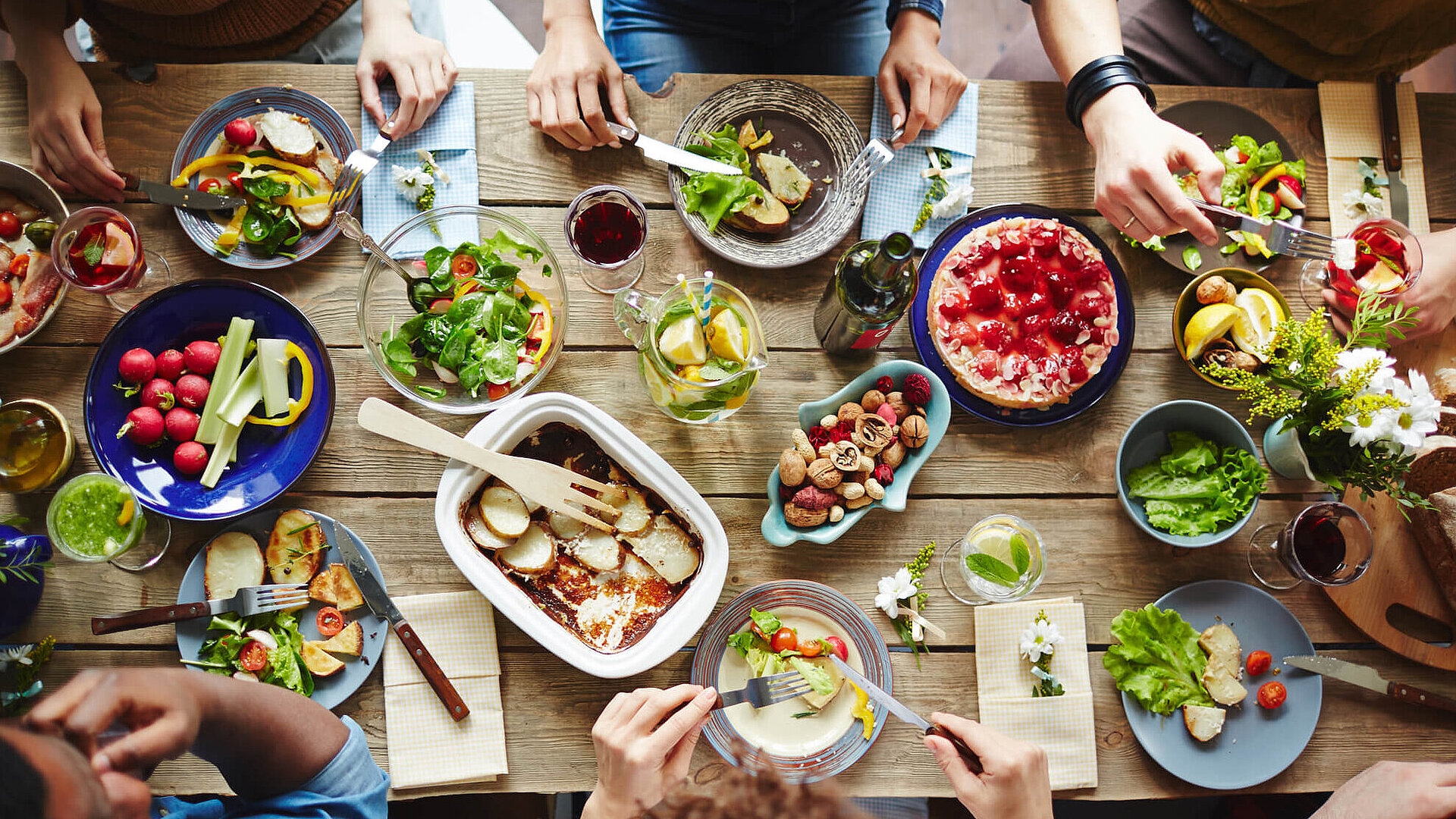 Table with food and beverages