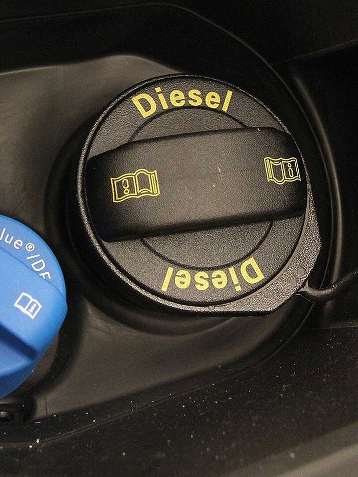 Tank nozzle