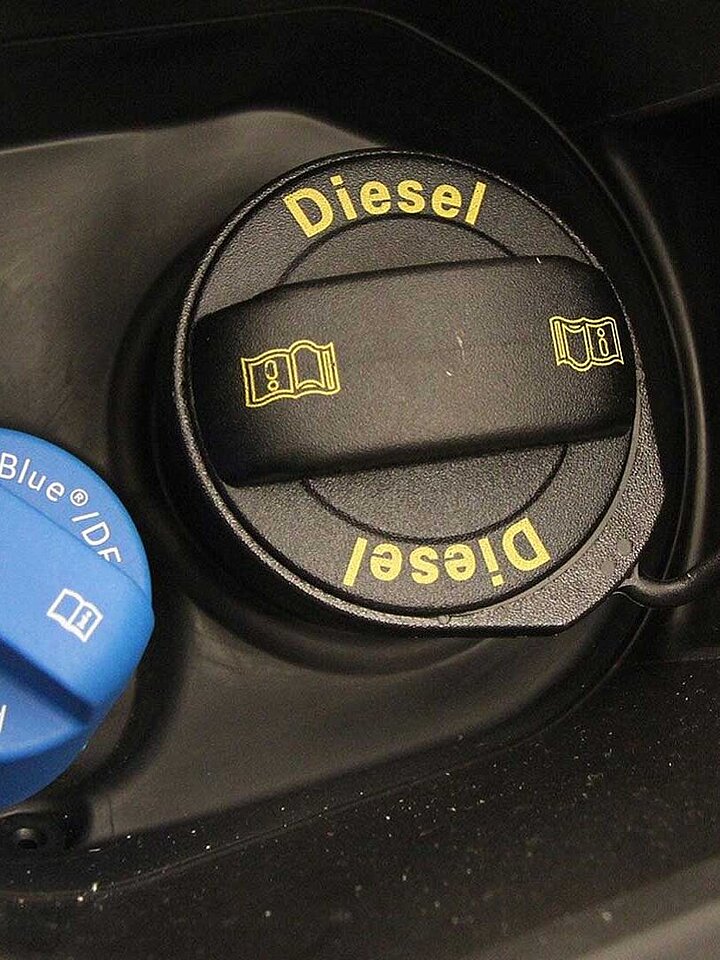 Tank nozzle