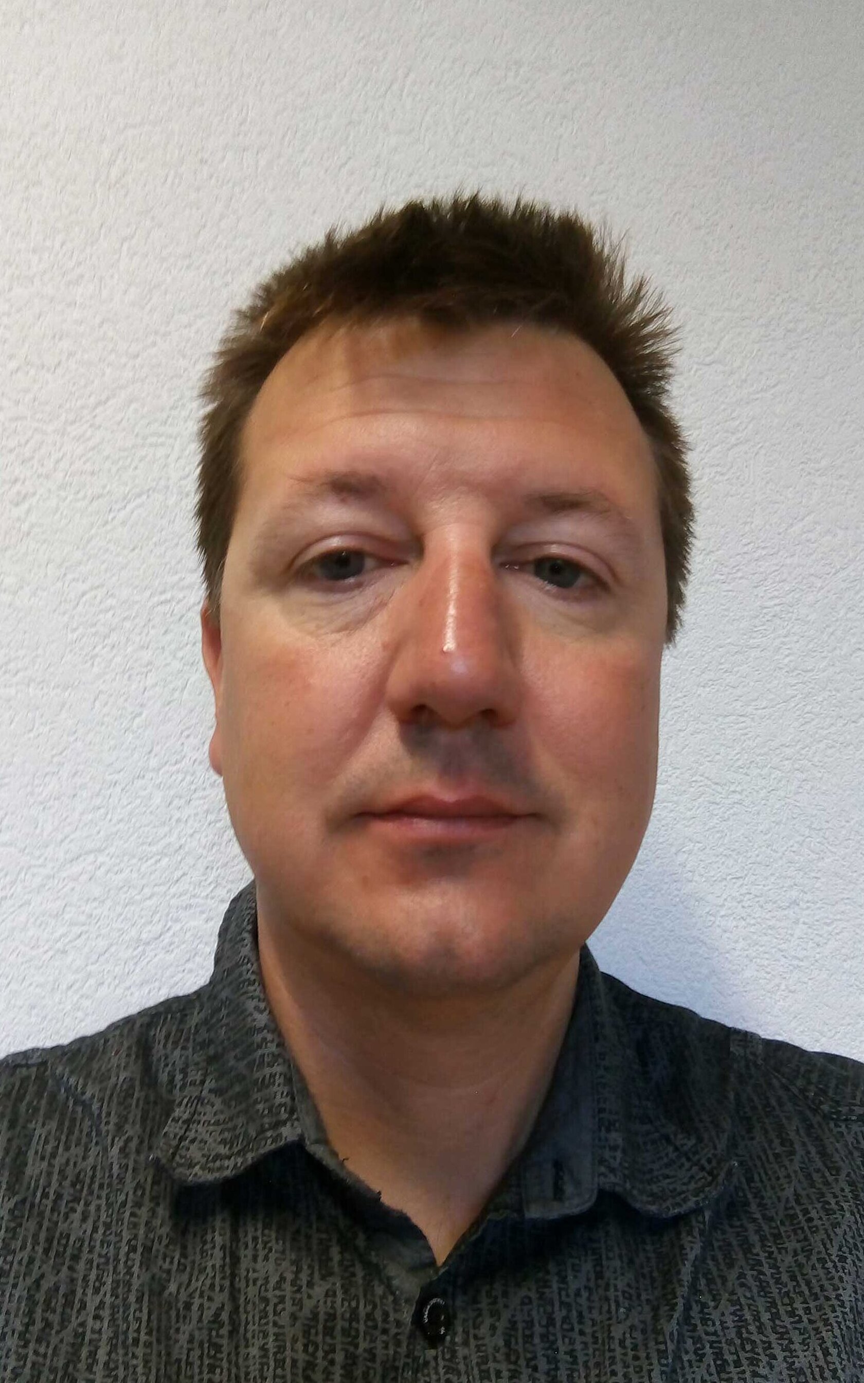 Alexander Scherl 博士