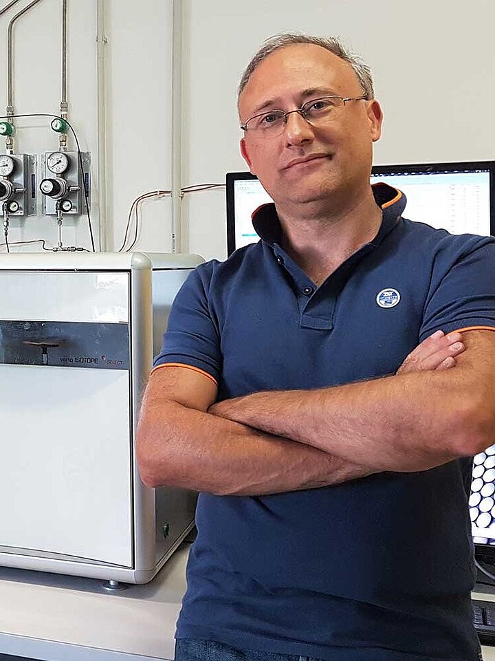 Dr Said-Pullicino in the Stable Isotope Lab equipped with an EA-IRMS system by Elementar