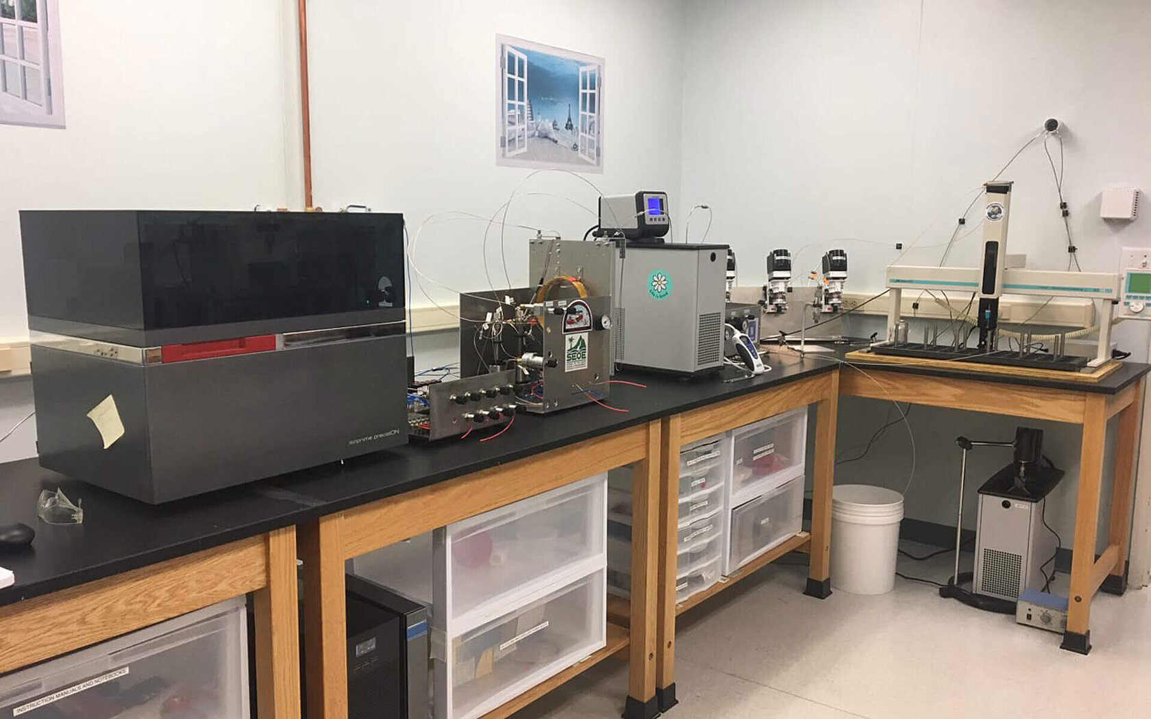 南カリフォルニア大学内 有機海洋学研究所に導入されている isoprime precisION 