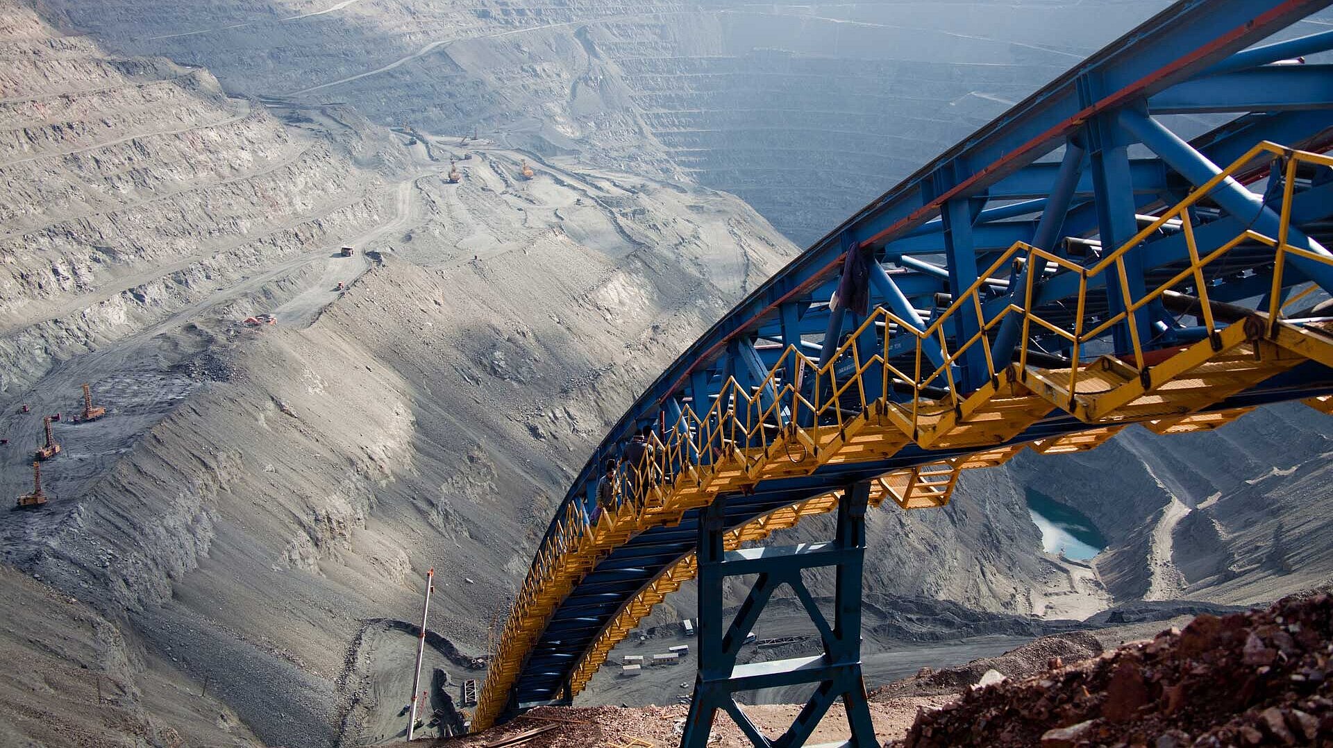 Elemental analysis of mined materials