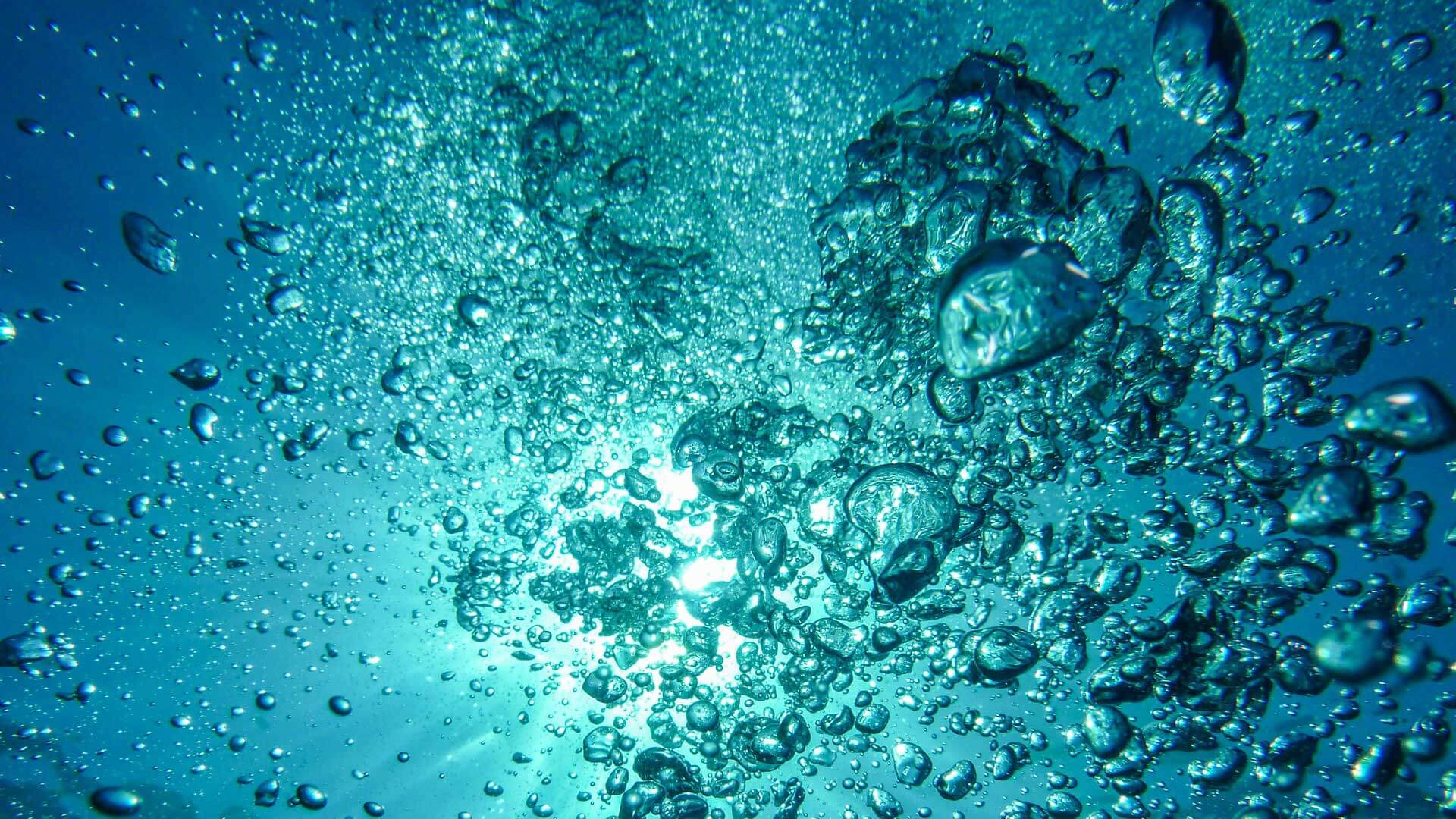 水面下