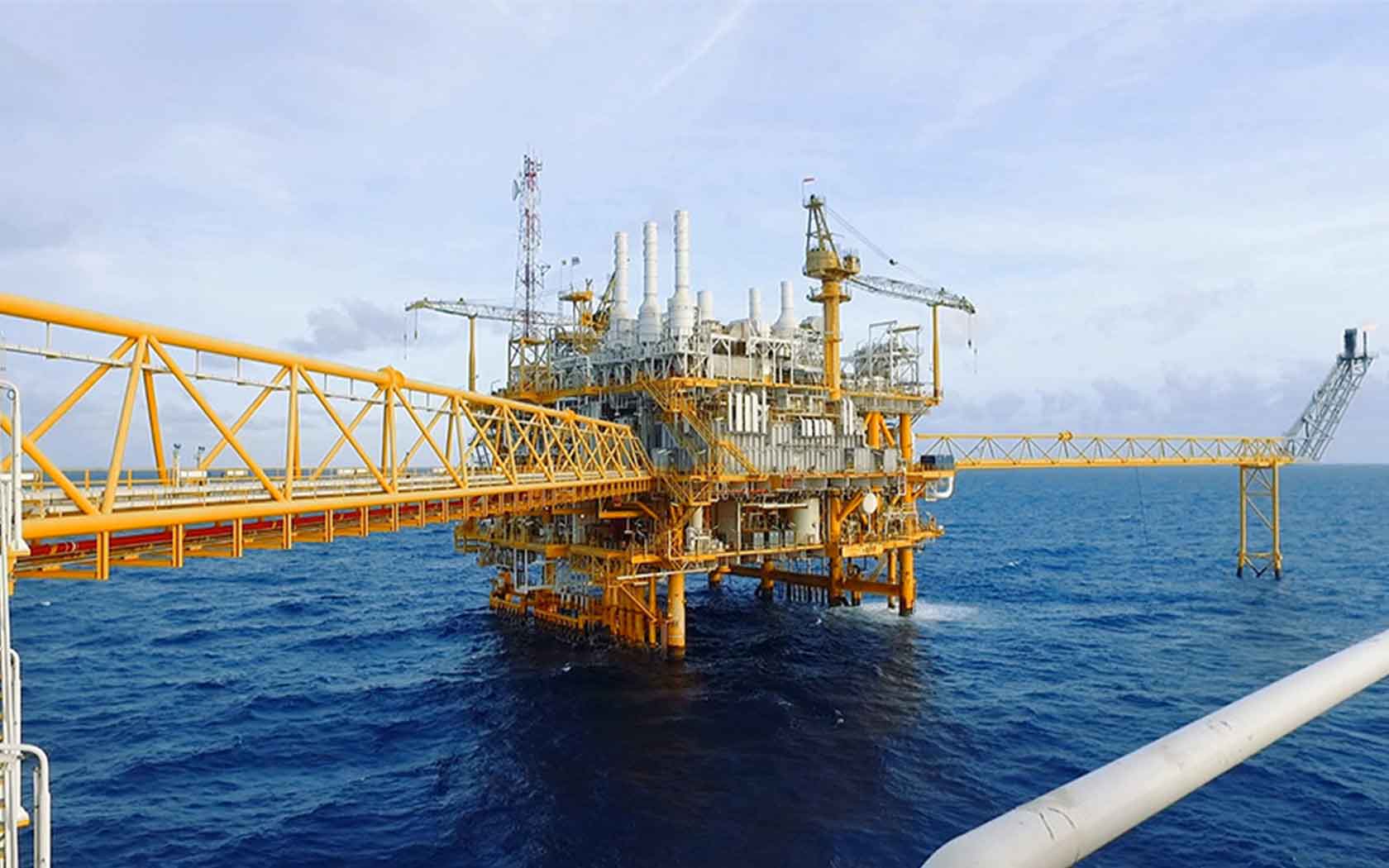 Offshore oil platform
